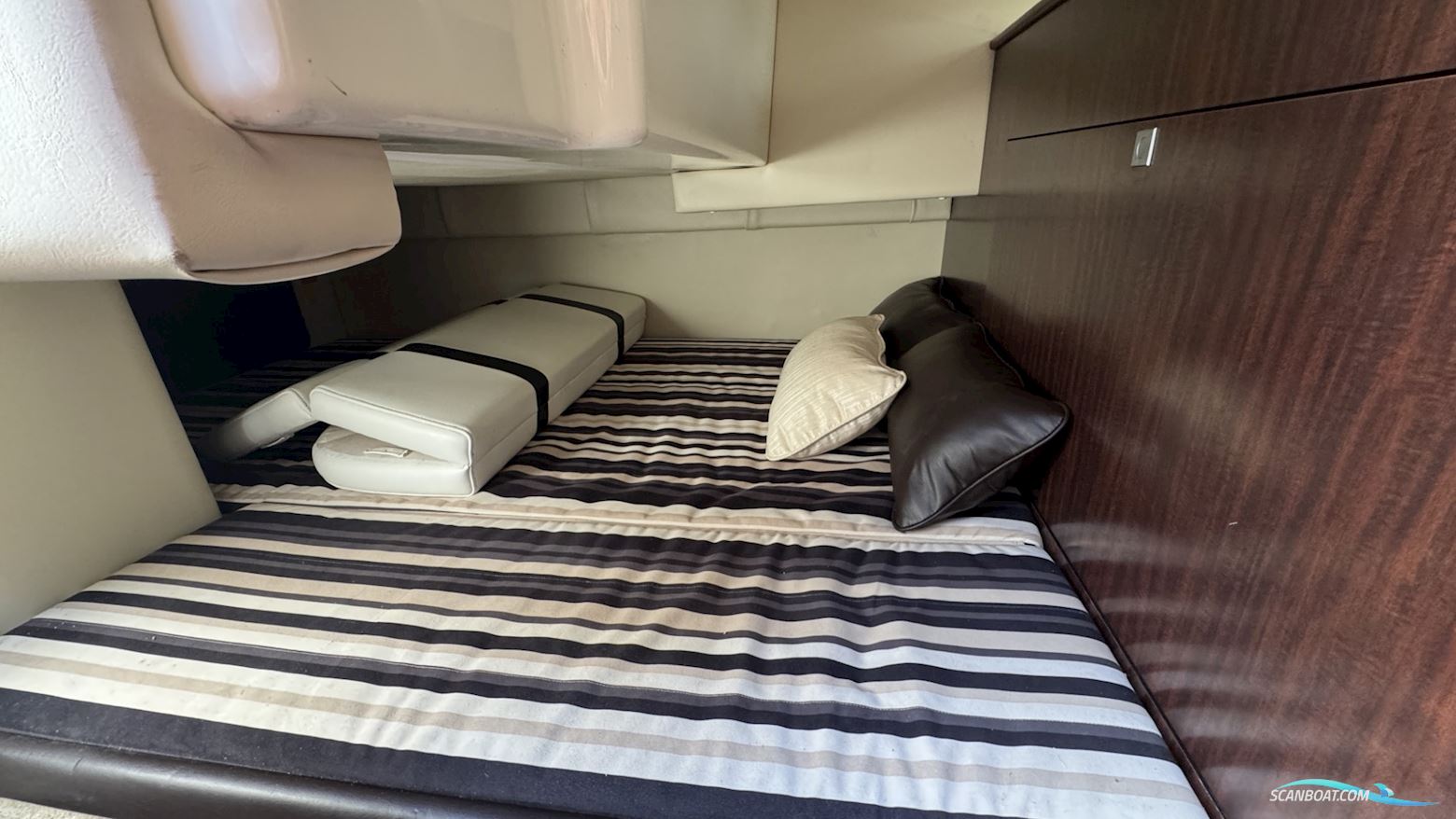 Monterey 275 Sport Yacht