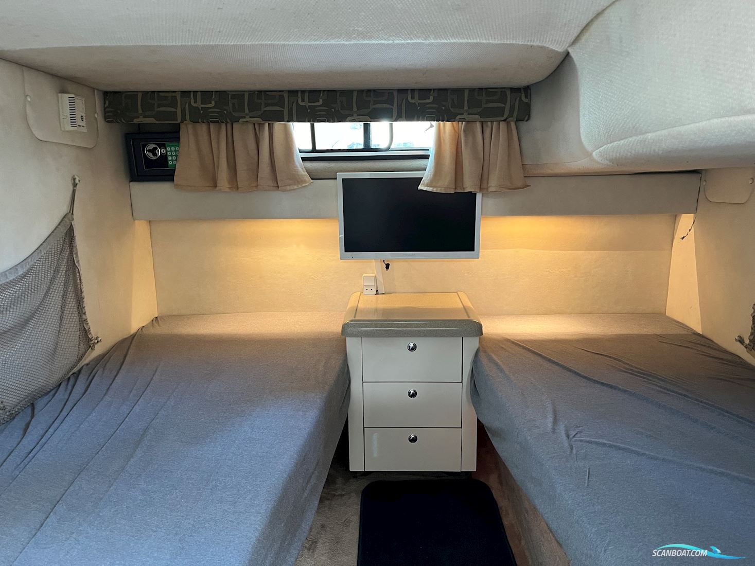 Monterey 322 Cruiser