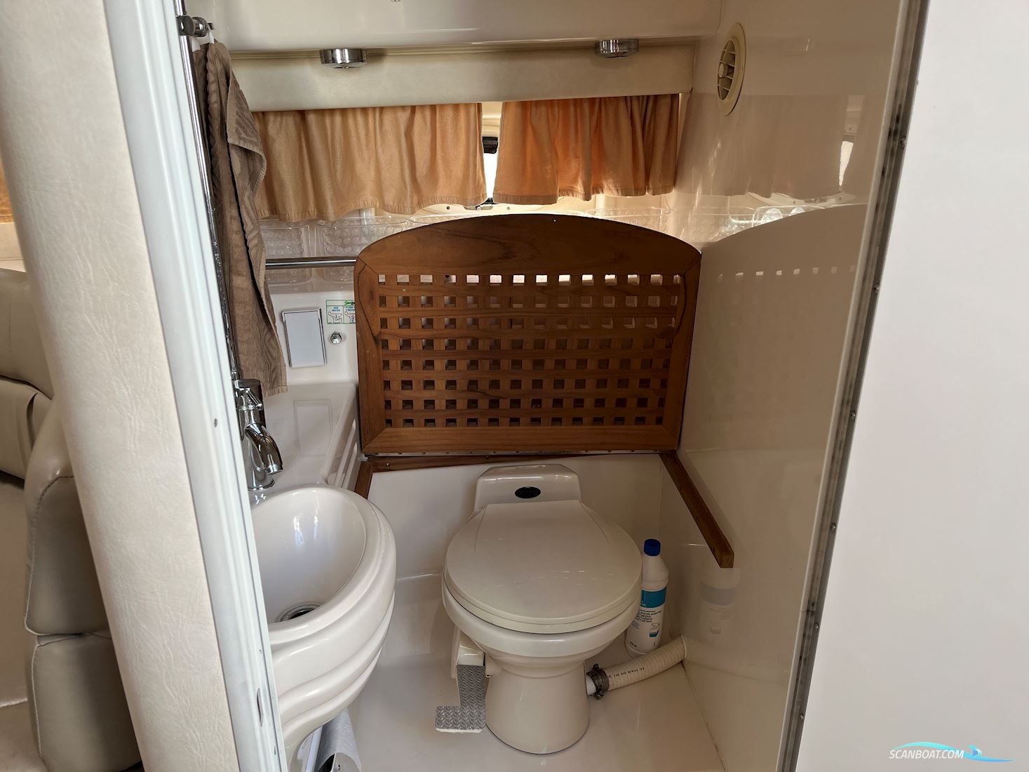 Monterey 322 Cruiser