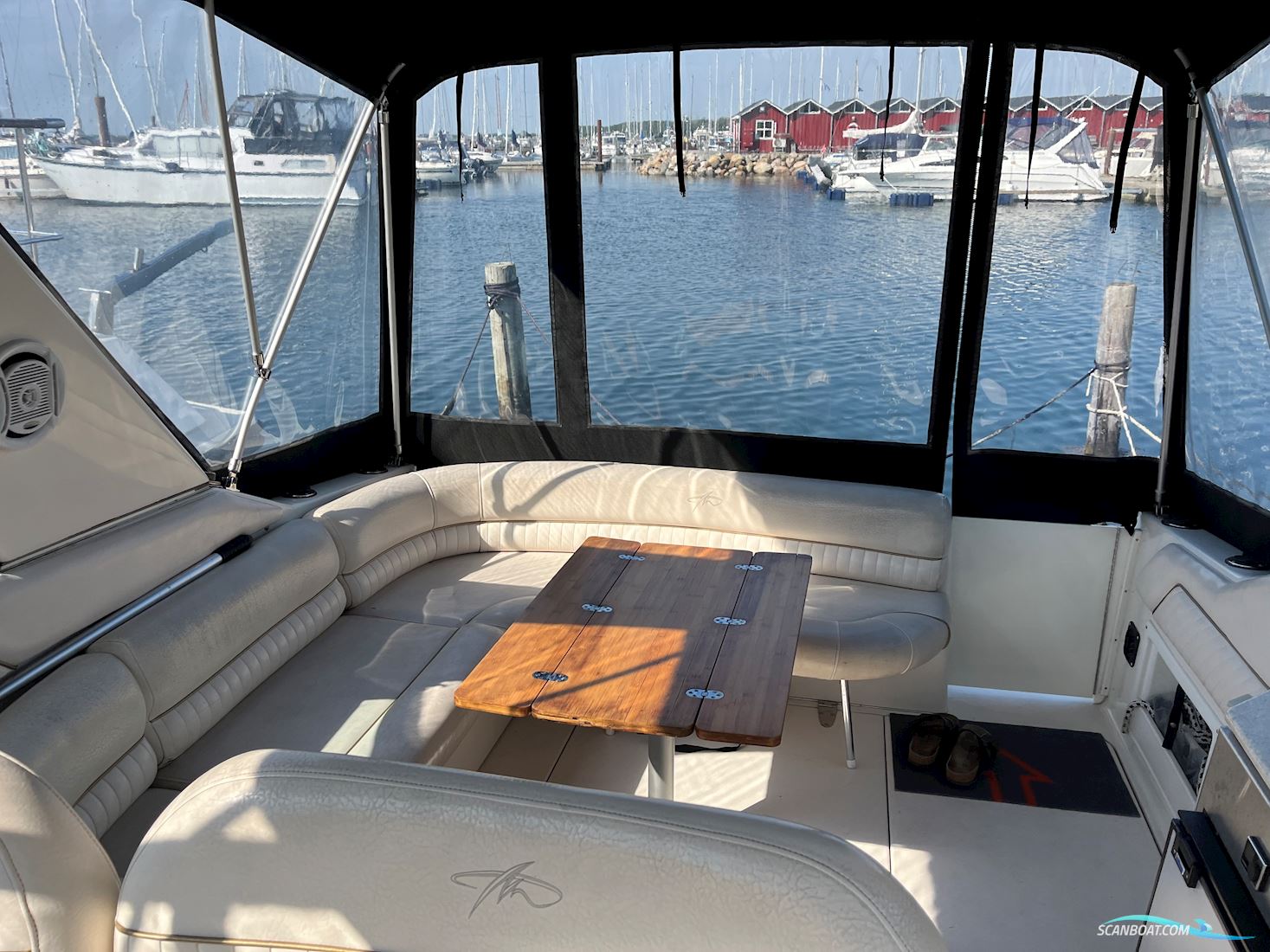 Monterey 322 Cruiser