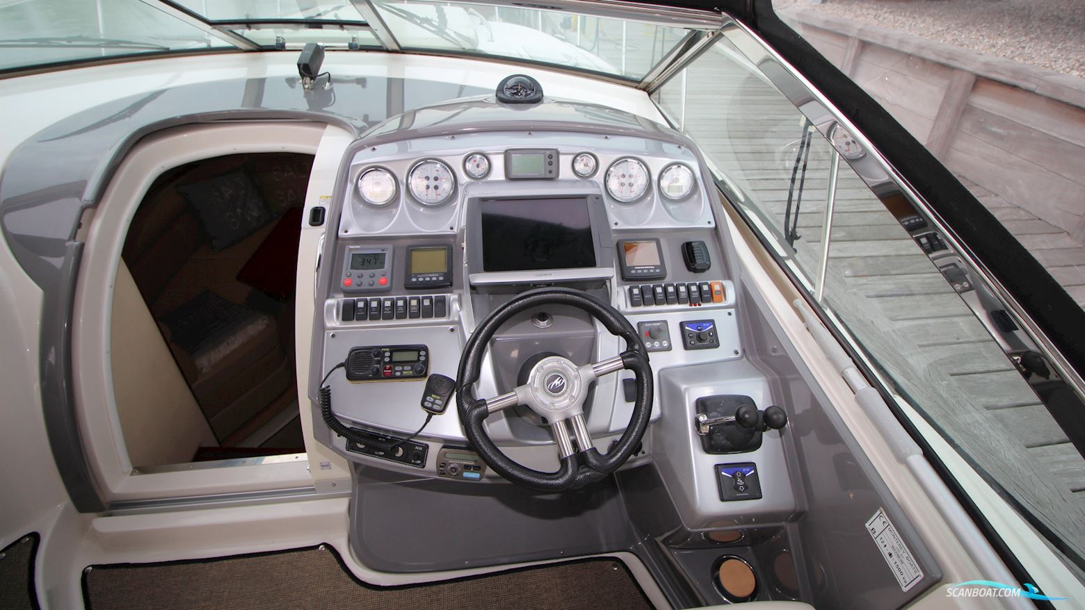 Monterey 350 / 370 Yacht