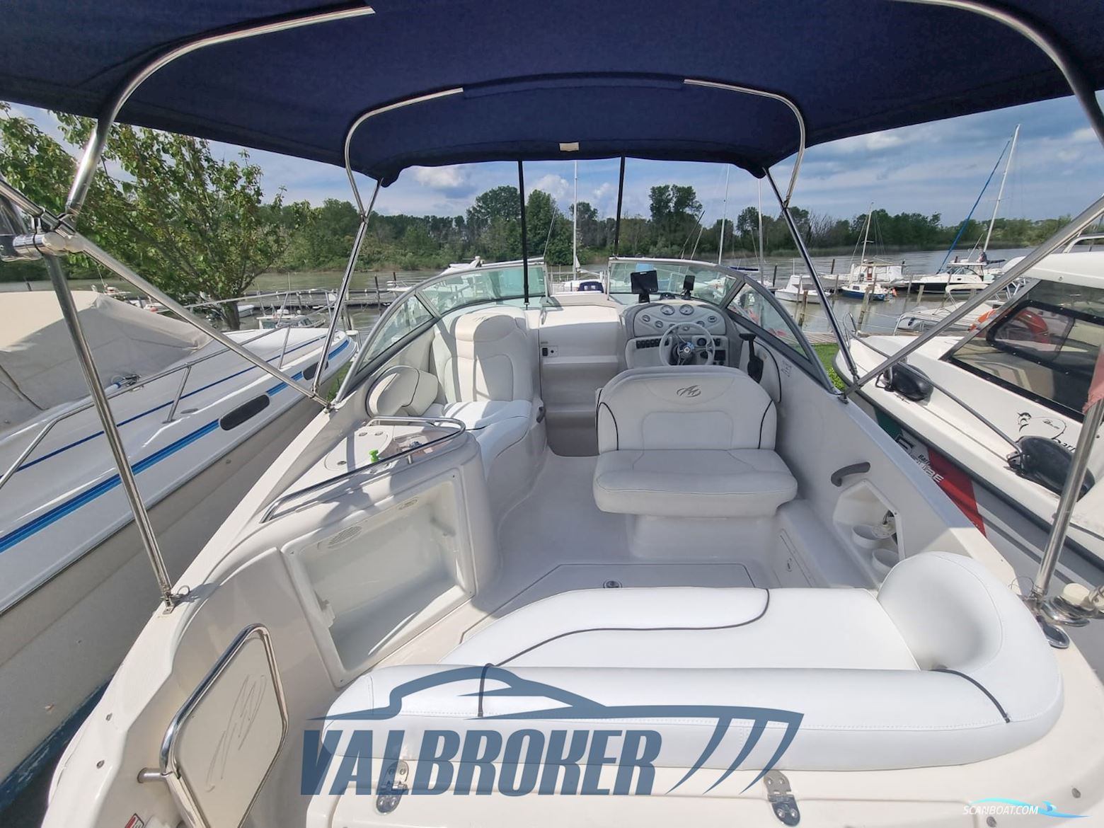 Monterey Boats 245 CR