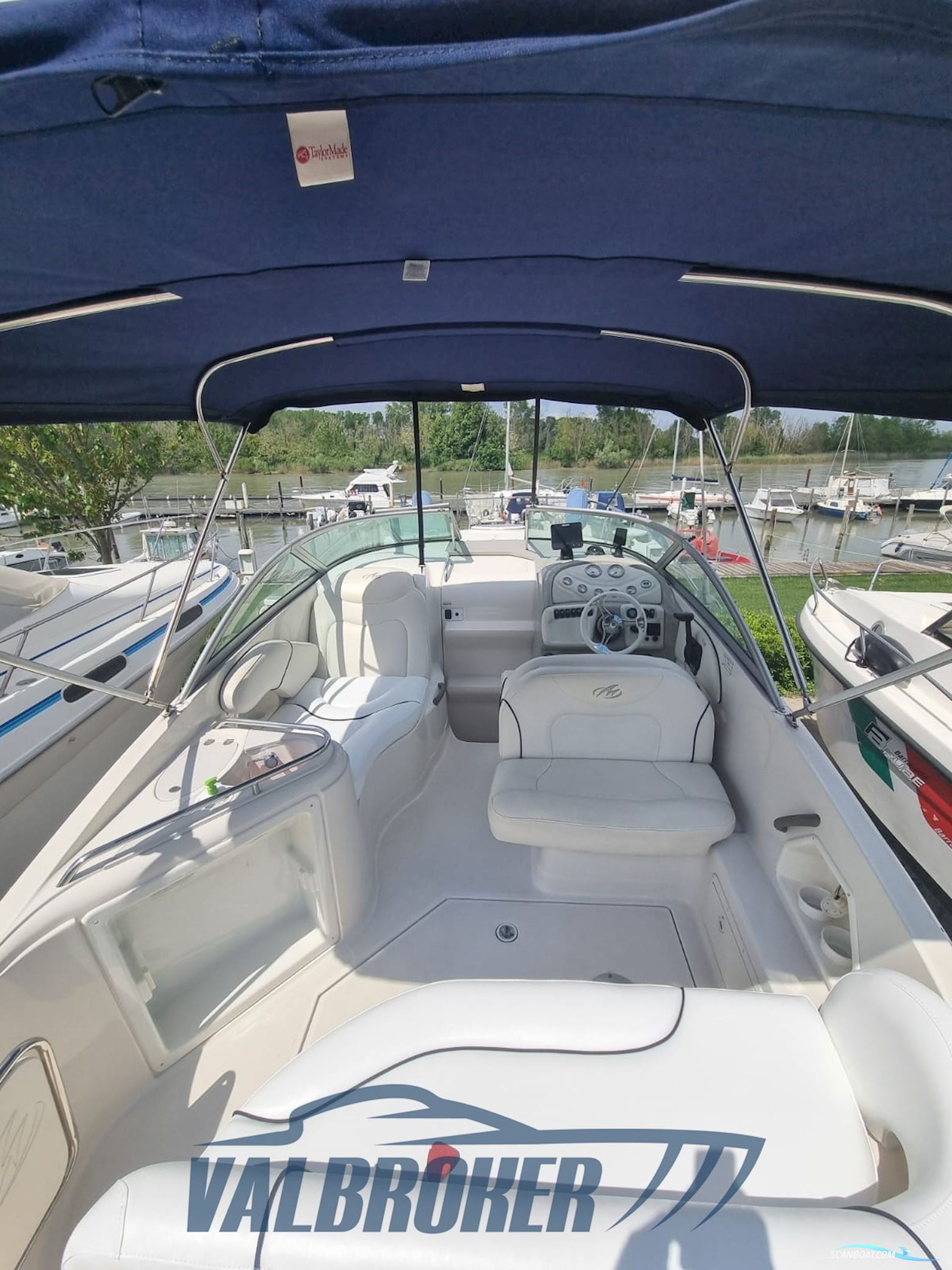 Monterey Boats 245 CR