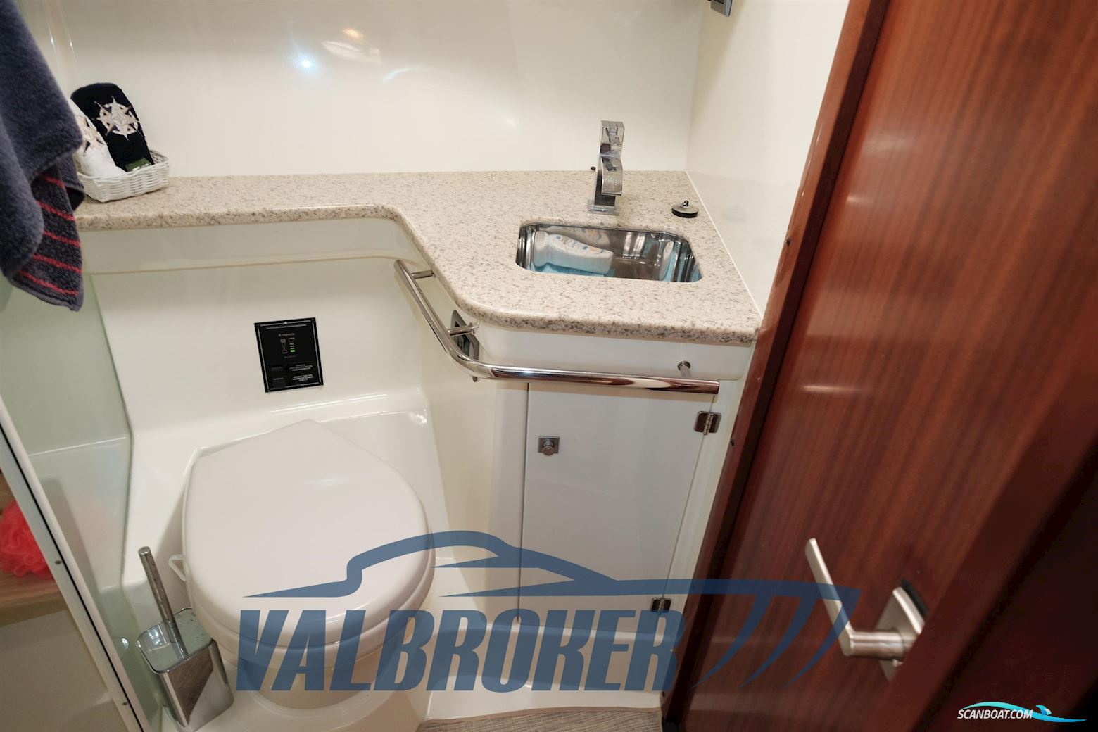 Monterey Boats 415 SY Sport Yacht