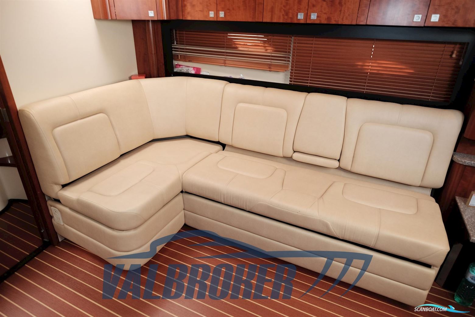 Monterey Boats 415 SY Sport Yacht