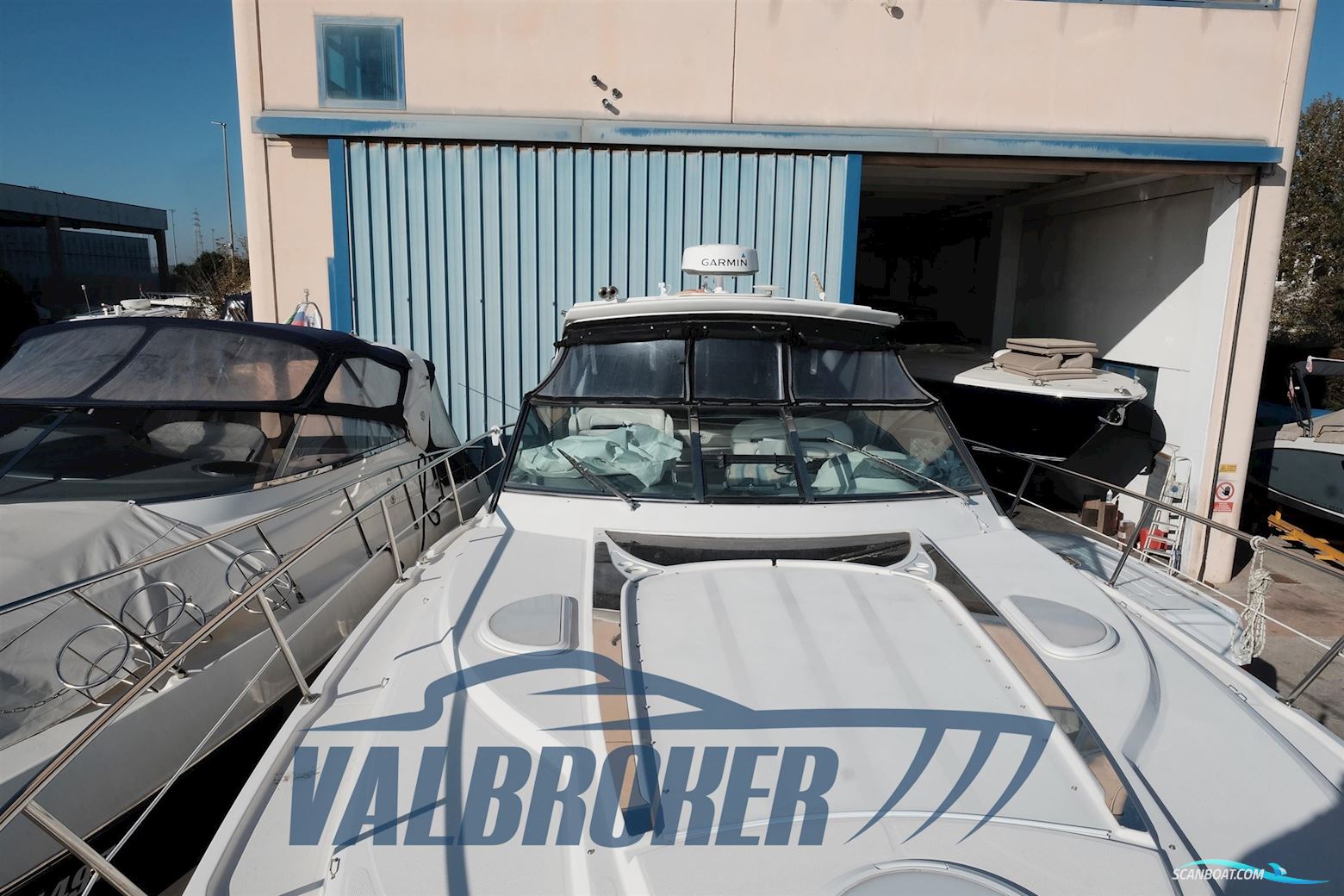 Monterey Boats 415 SY Sport Yacht