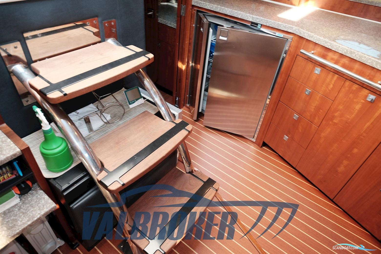 Monterey Boats 415 SY Sport Yacht