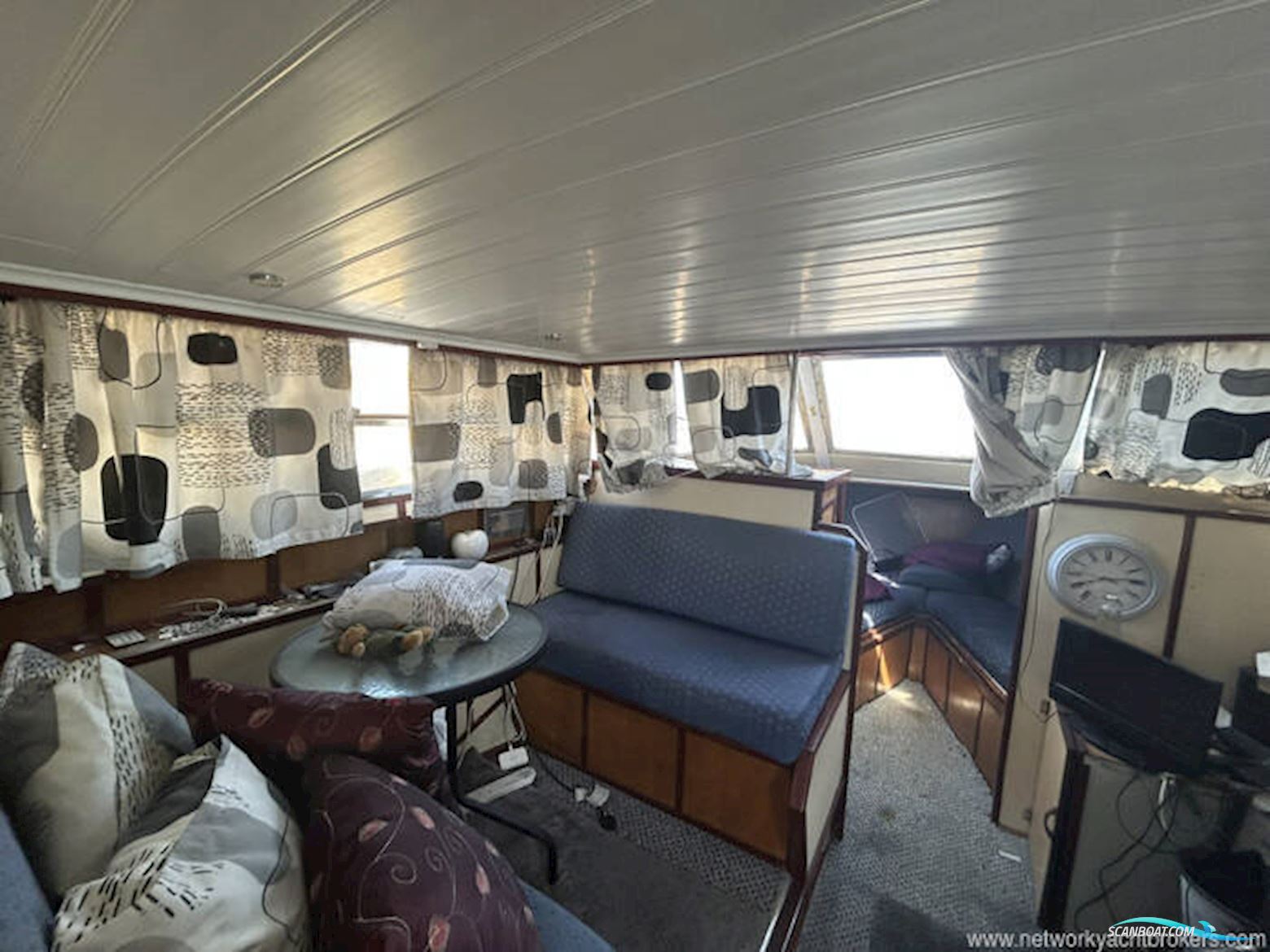 Moonraker 36