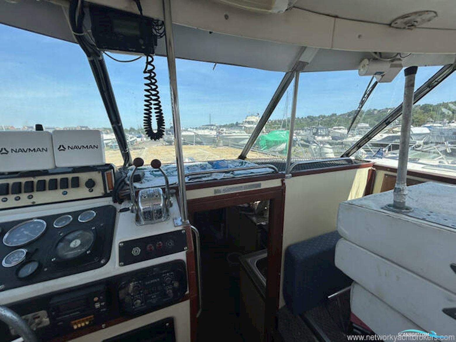 Moonraker 36