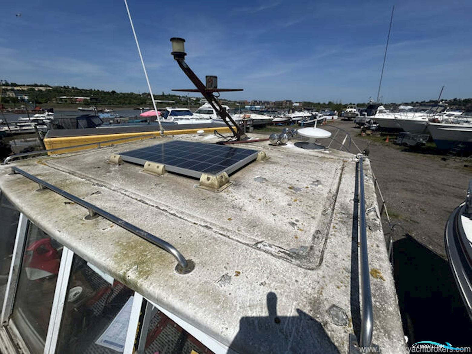 Moonraker 36