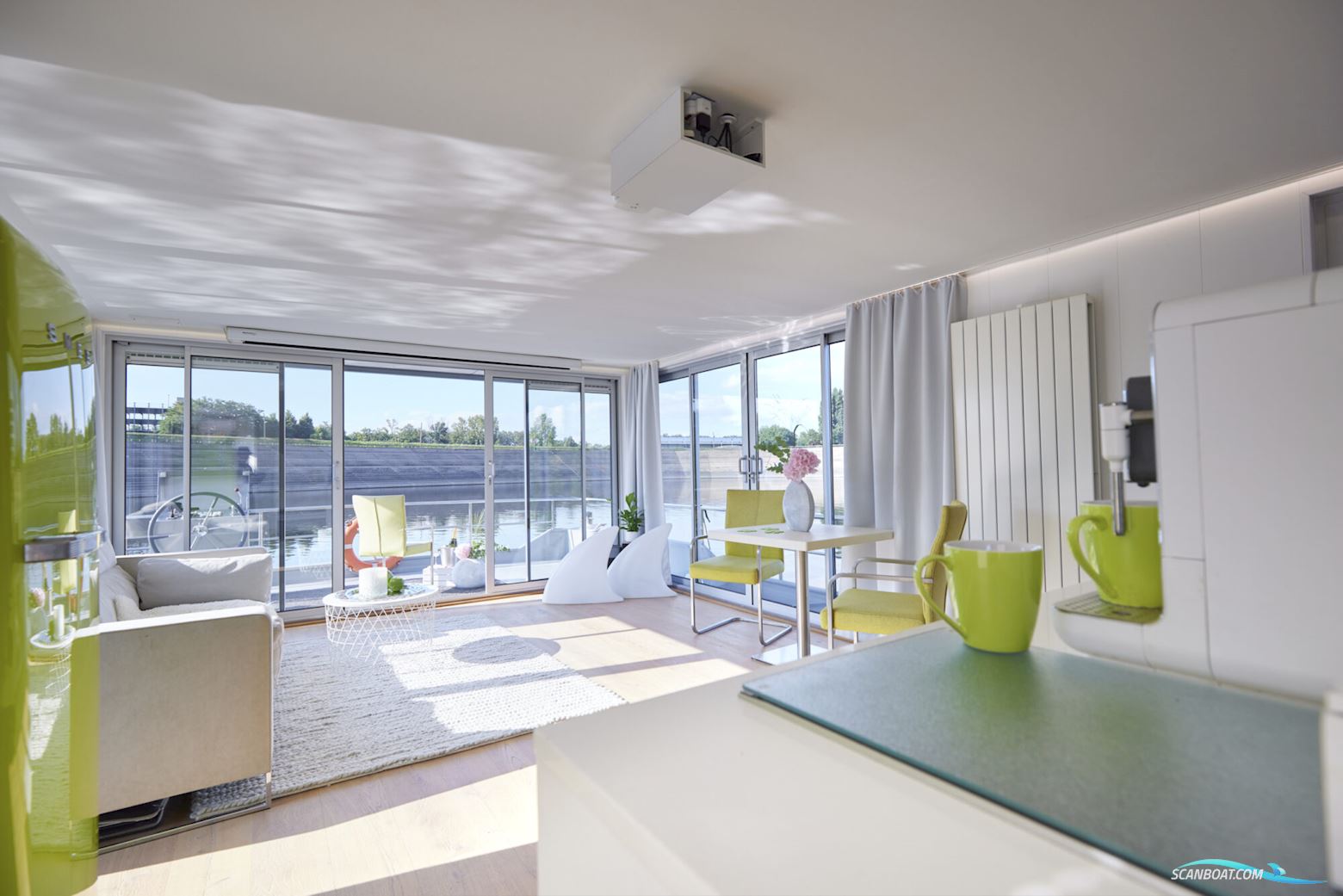 Motor Cruiser Home Traveller XXL Houseboat 1500