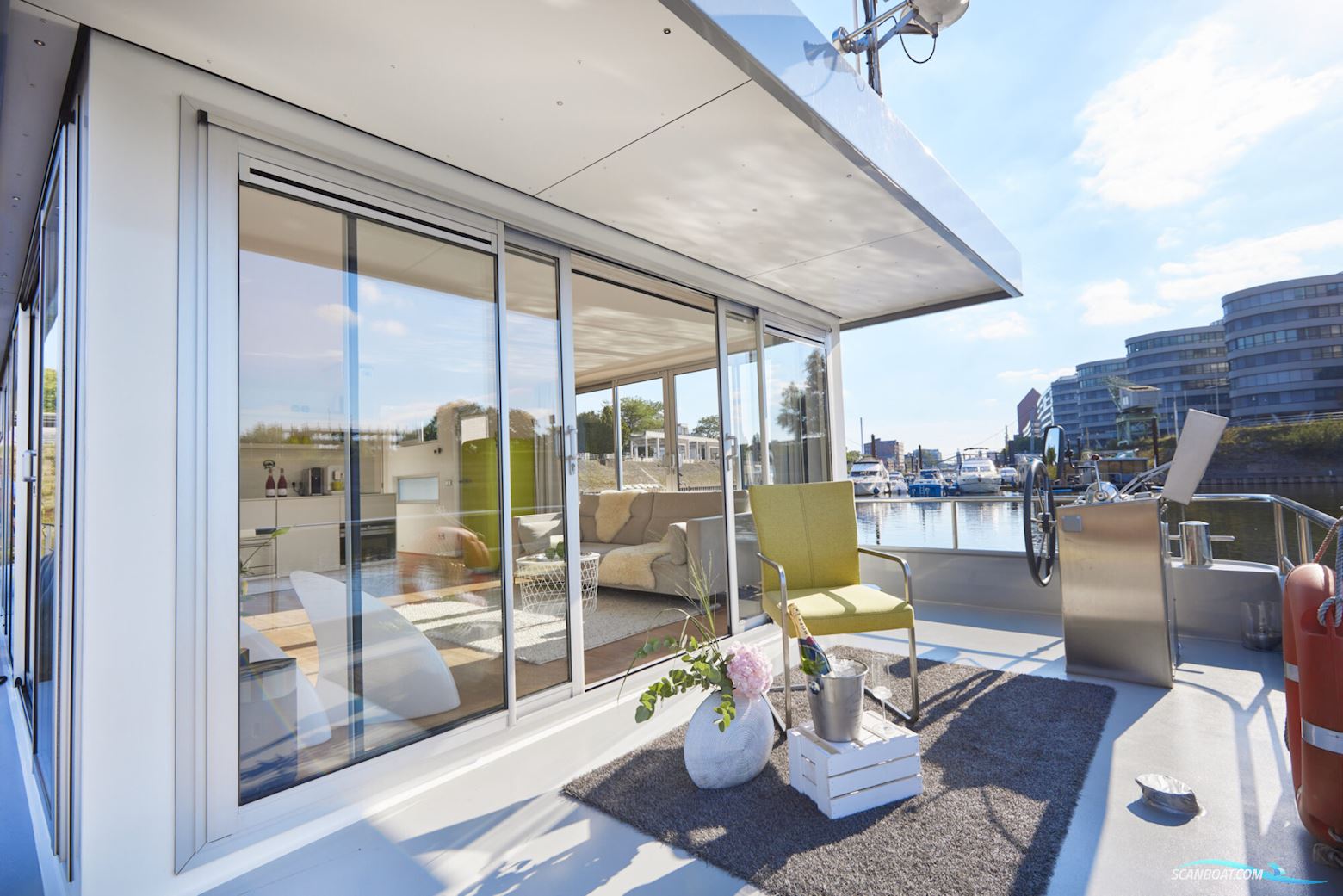 Motor Cruiser Home Traveller XXL Houseboat 1500