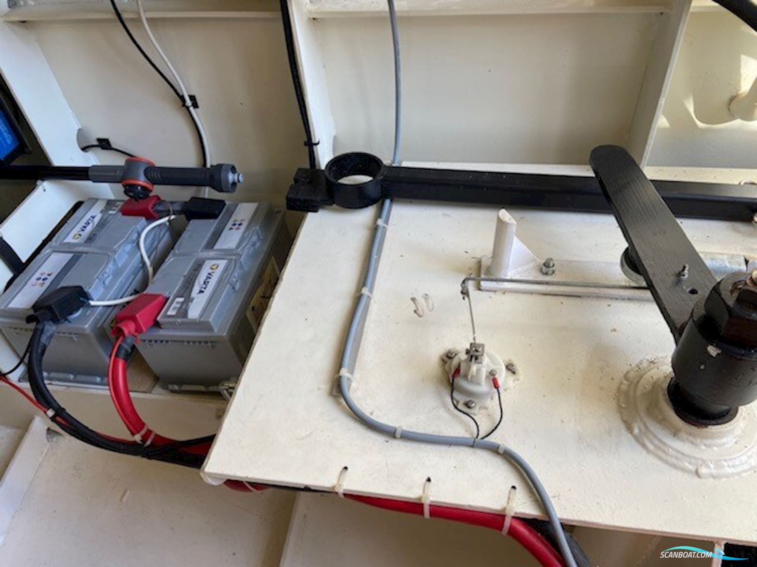 Motor Cruiser Home Traveller XXL Houseboat 1500