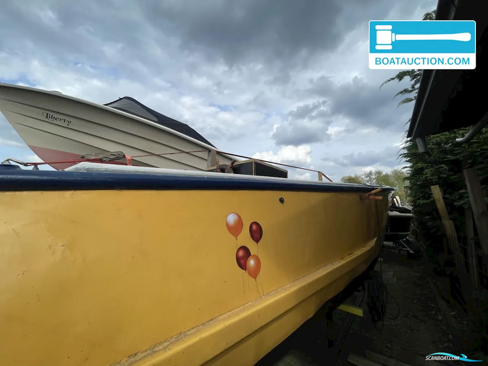 Motorboat 800