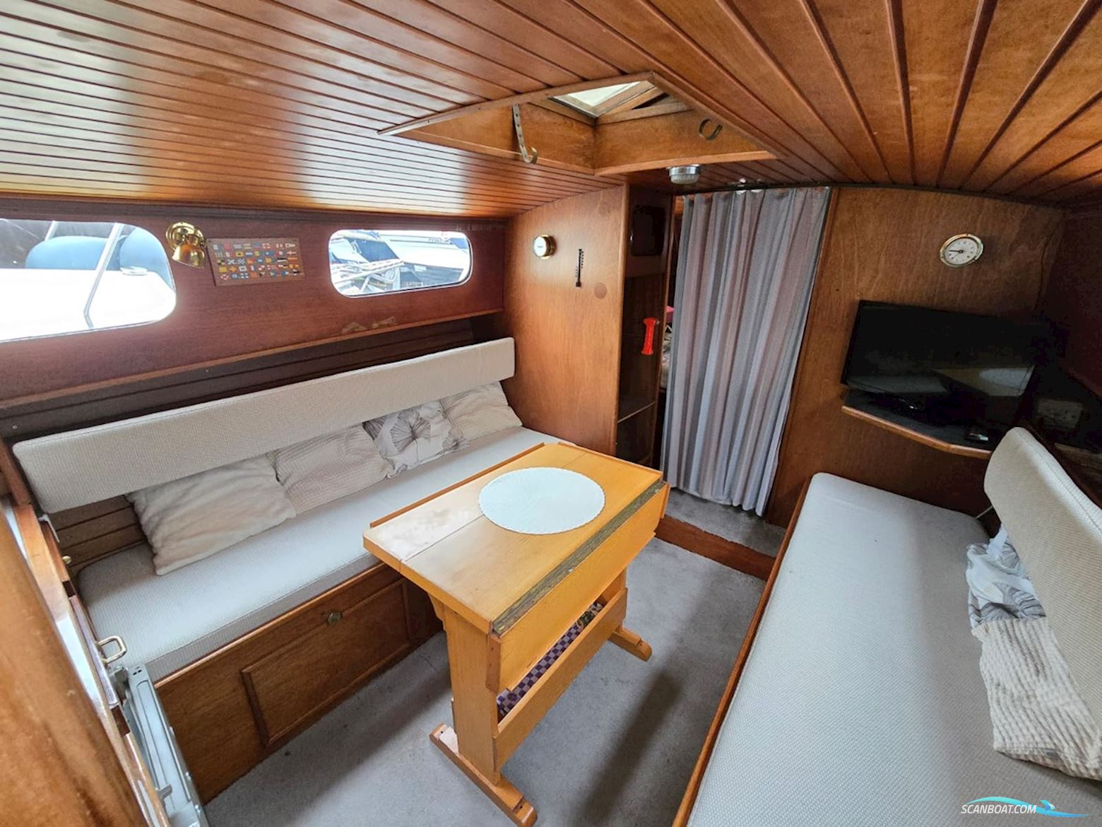 Motorjacht Lovely  985 OK