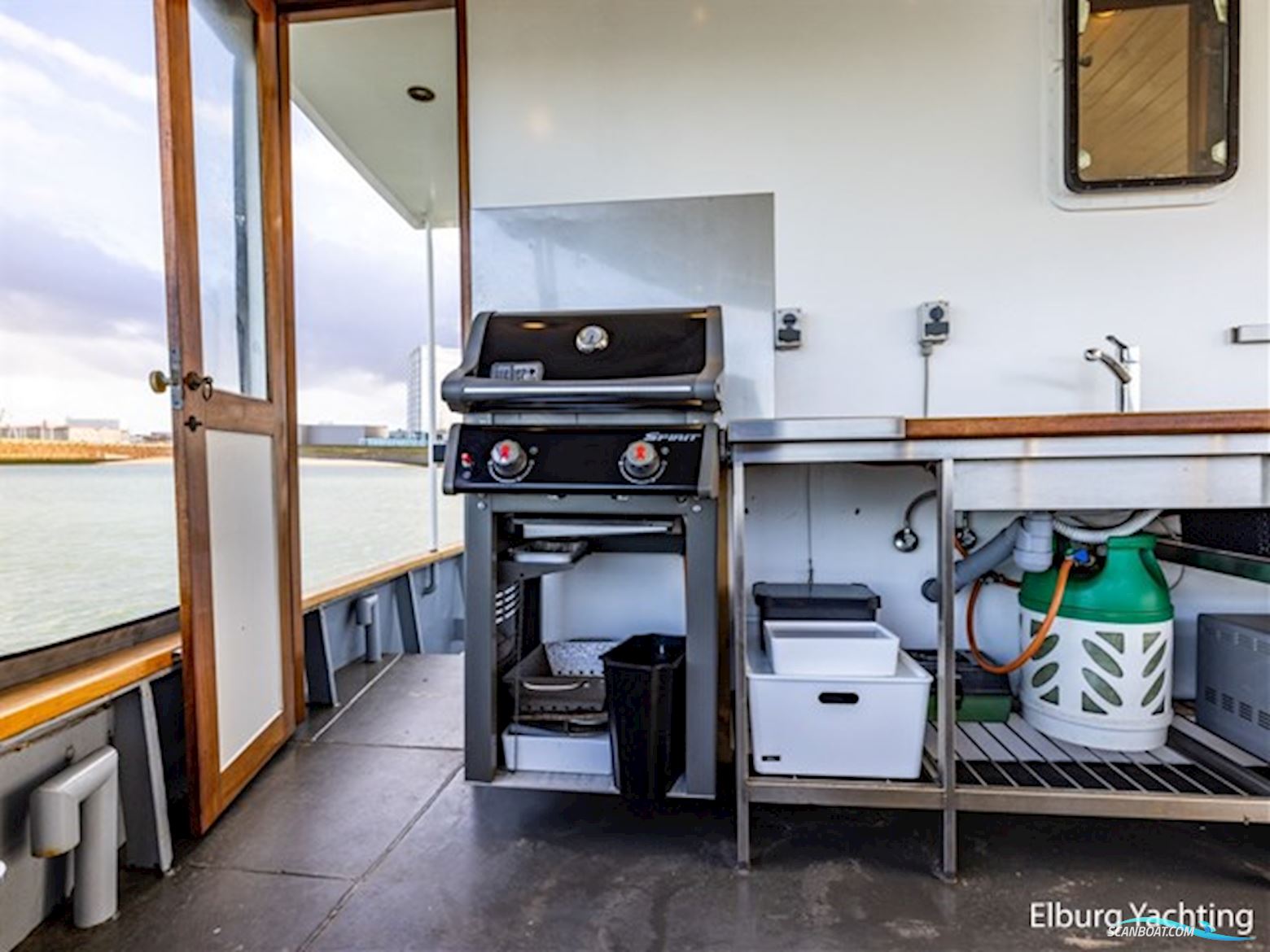 Motoryacht Cape Heima  - Wonen op het water 