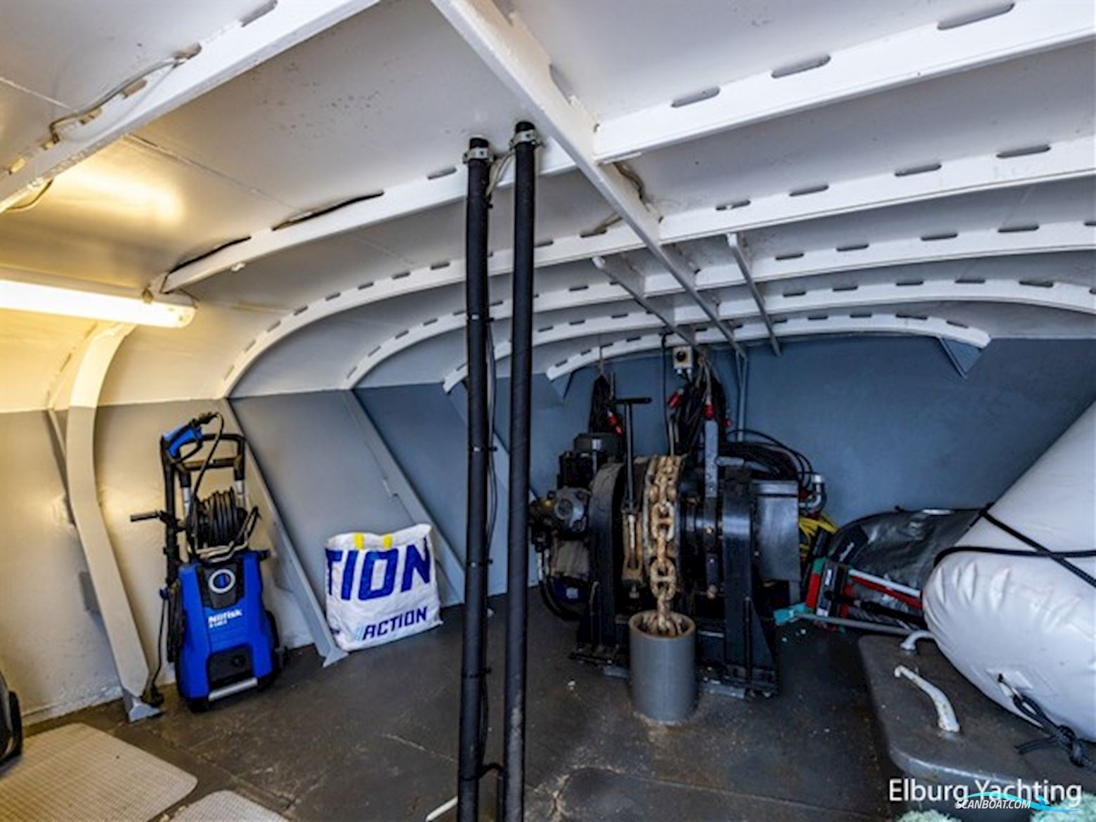 Motoryacht Cape Heima  - Wonen op het water 