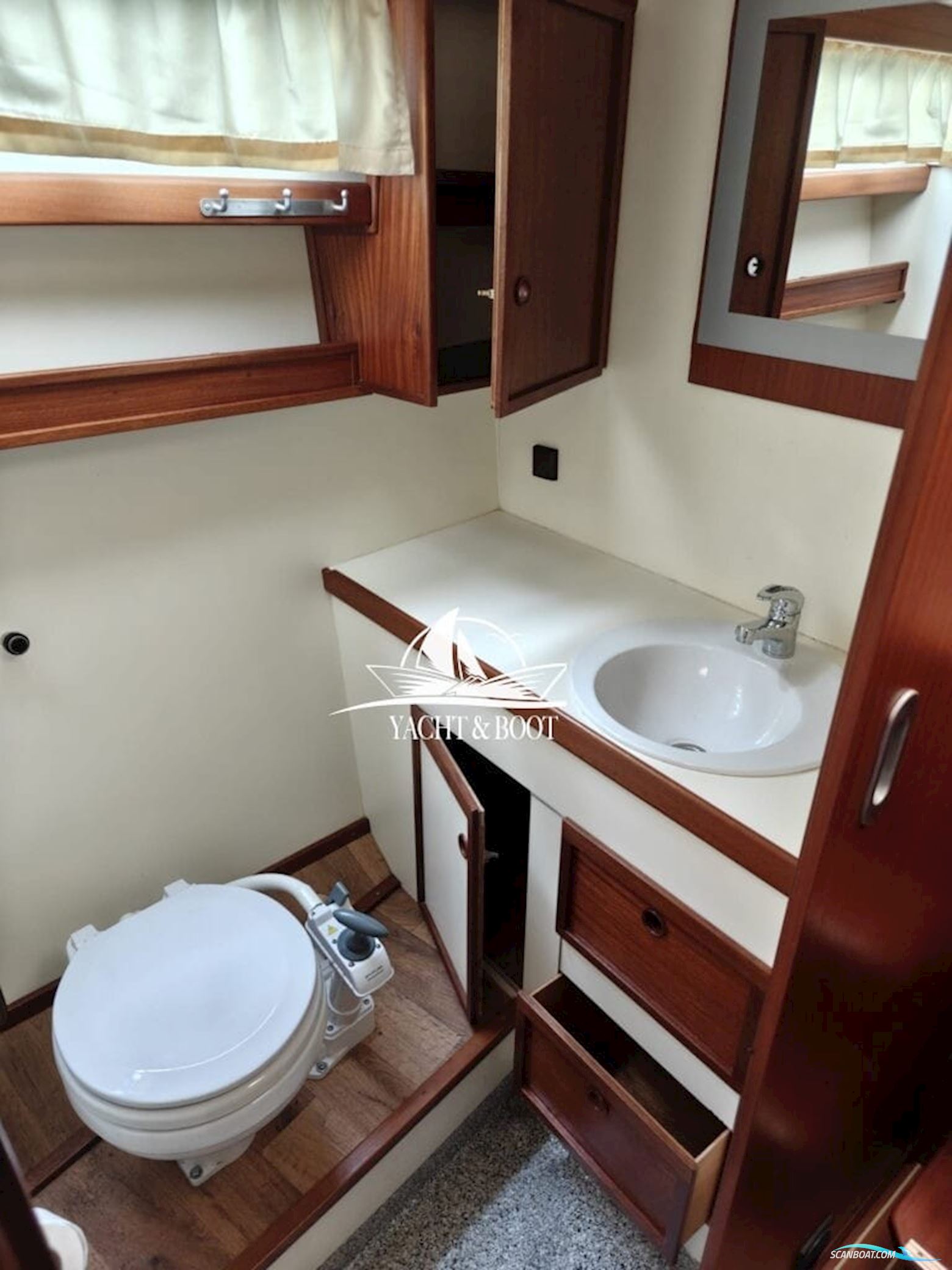 Müritz-Yacht Management Aquilla 900 Traveller