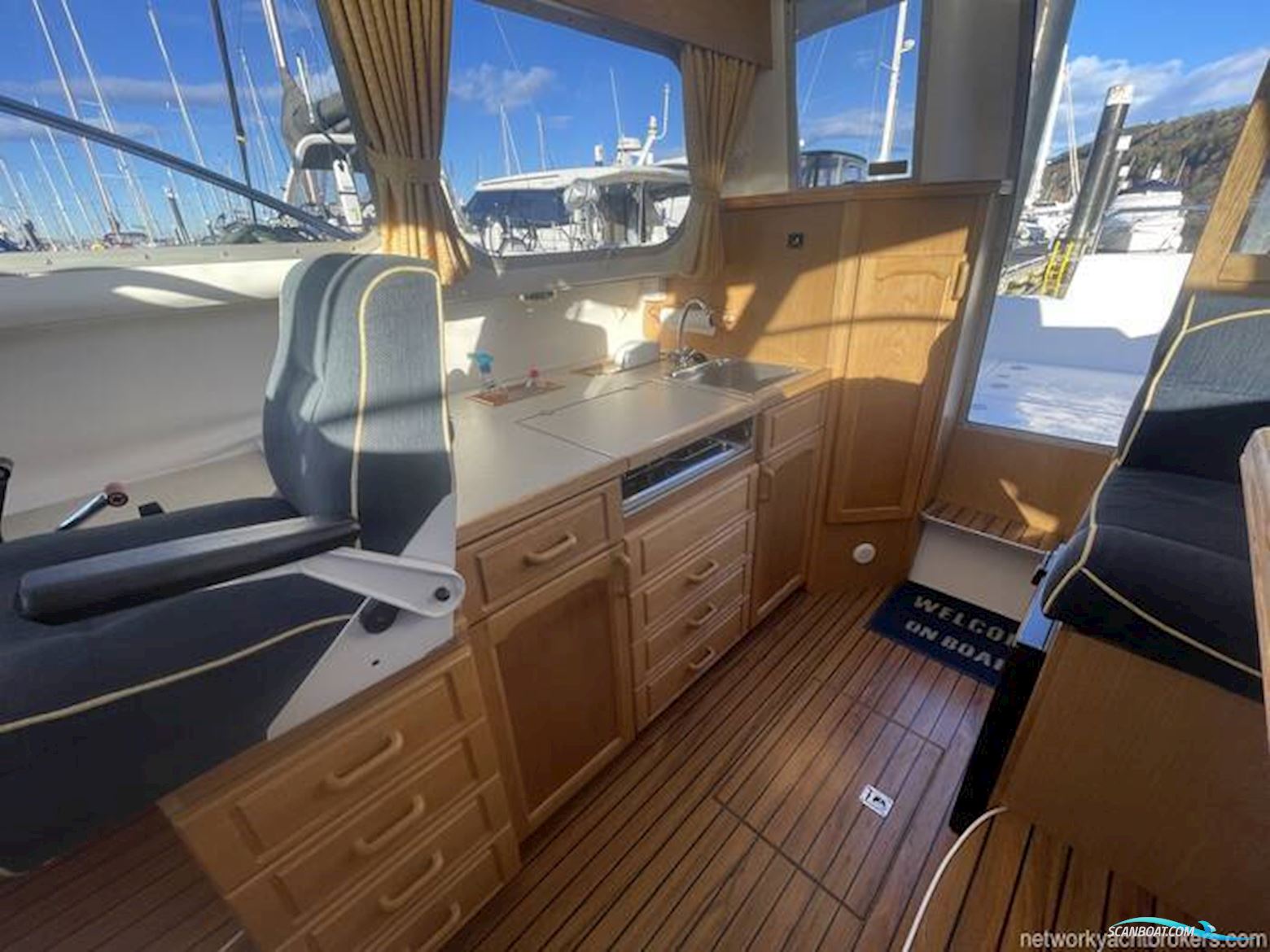 N B Yachts 820