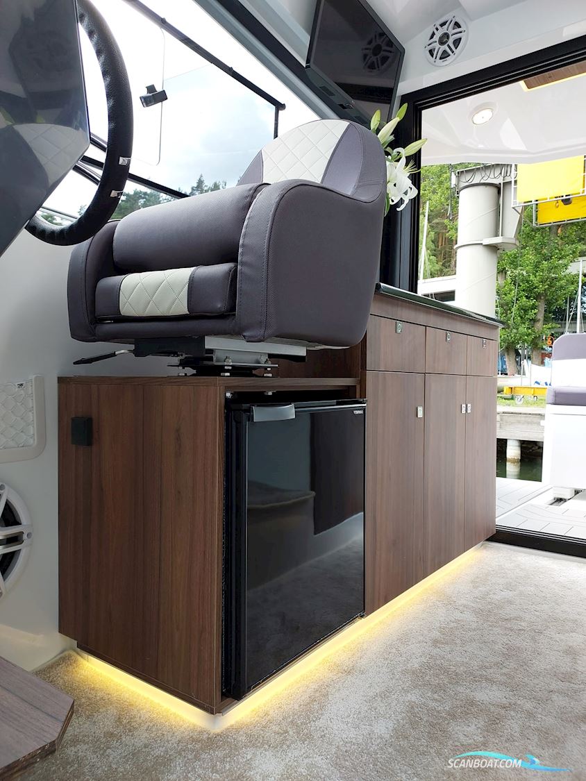 Nautic 880