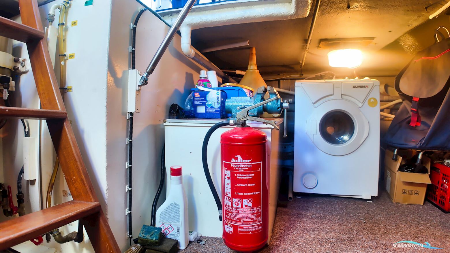 Neptunus 138 / 46 Flybridge Sedan