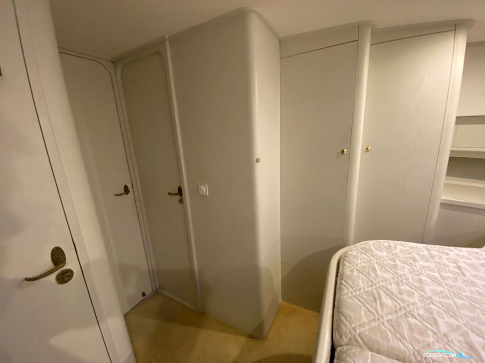 Neptunus 138 Sedan Fly