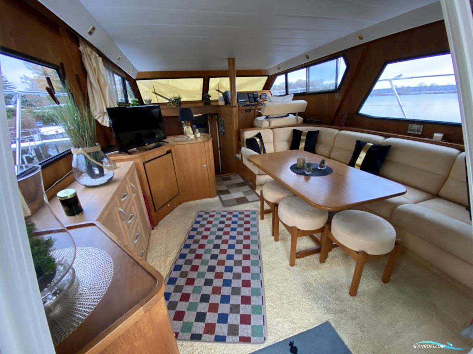 Neptunus 138 Sedan Fly