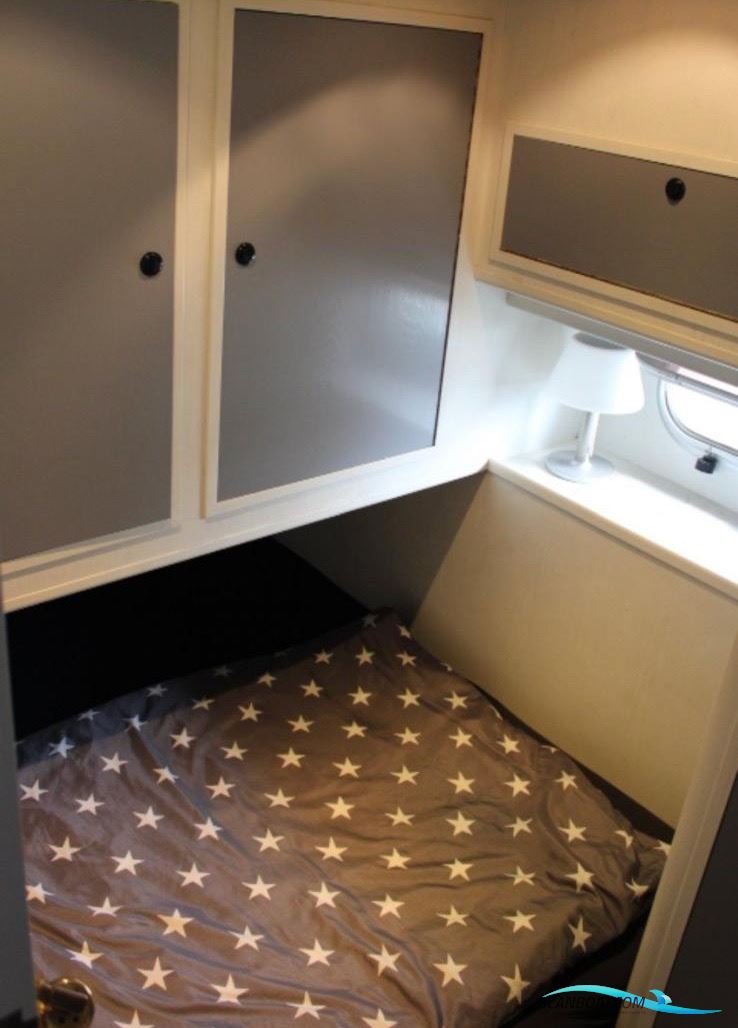 Neptunus 138 Sedan Fly