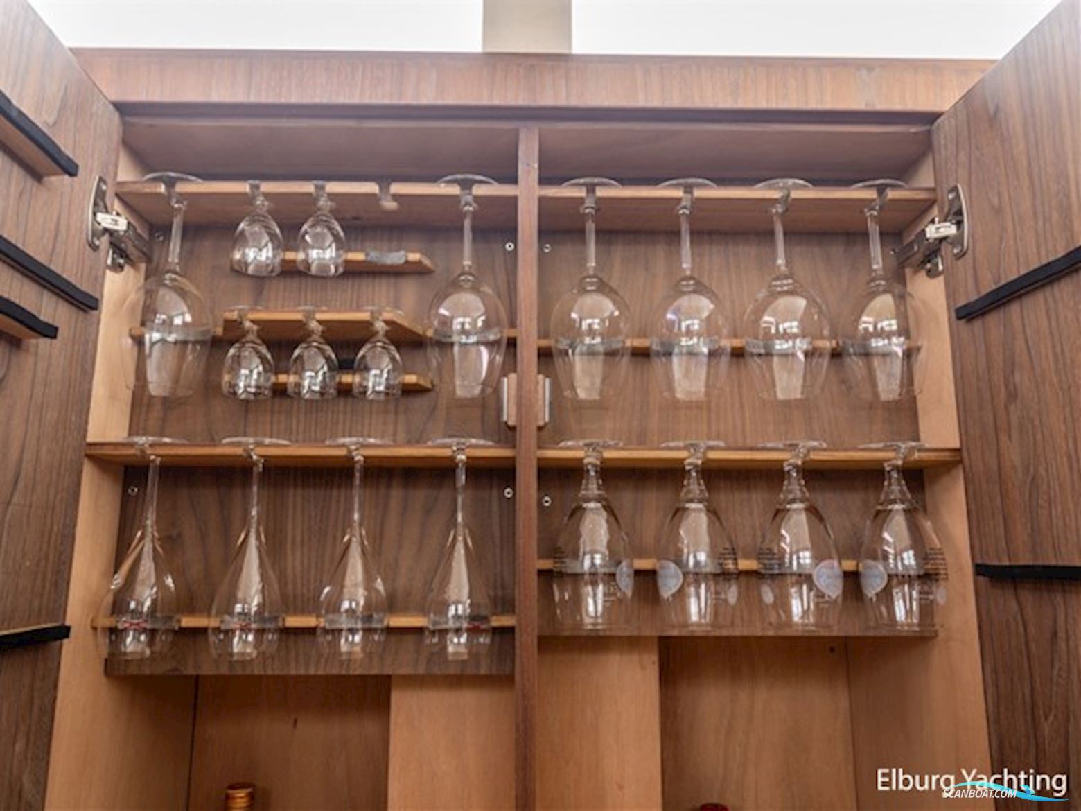 NG Explorer 50 - MY Wild Thing