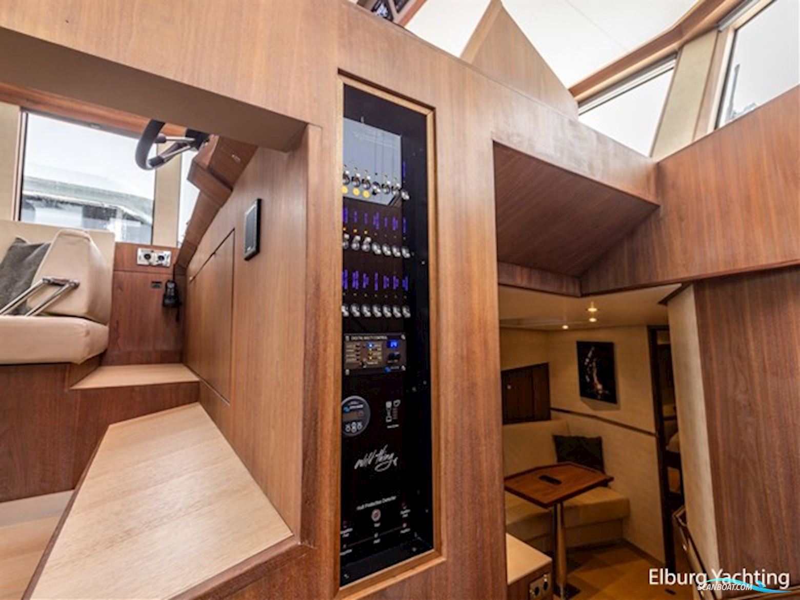 NG Explorer 50 - MY Wild Thing