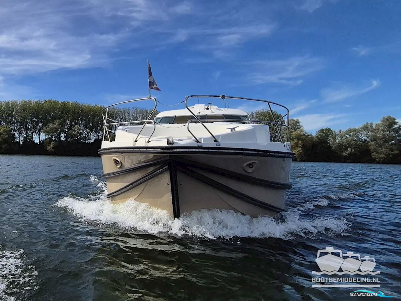 Nicols Yacht Sixto Prestige