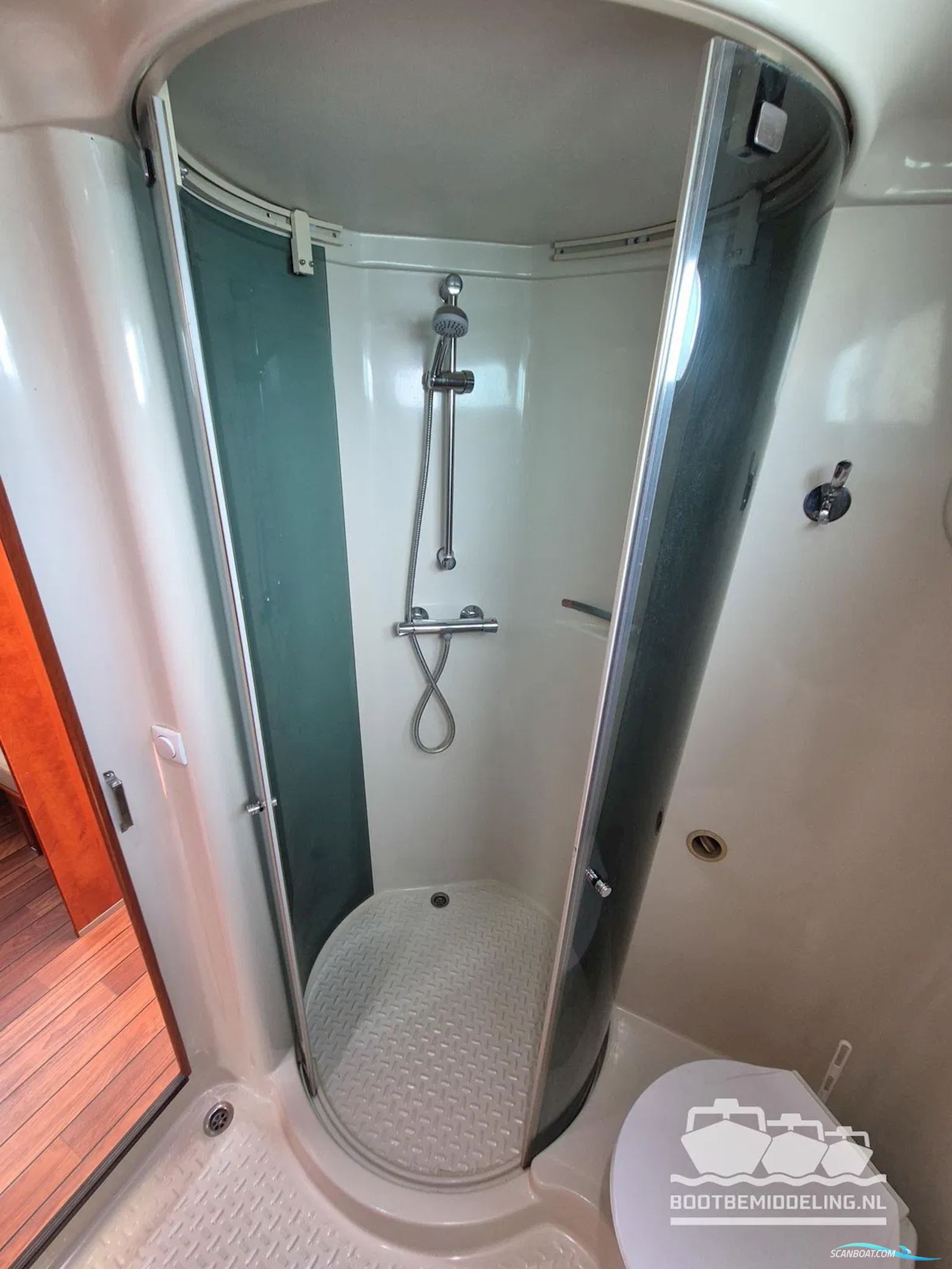 Nicols Yacht Sixto Prestige