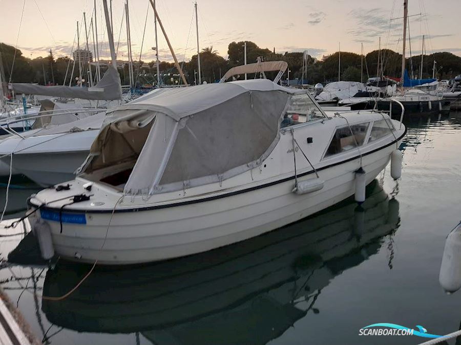 Nidelv 26 Motorbåt 1980, med Volvo Penta motor, Frankrike