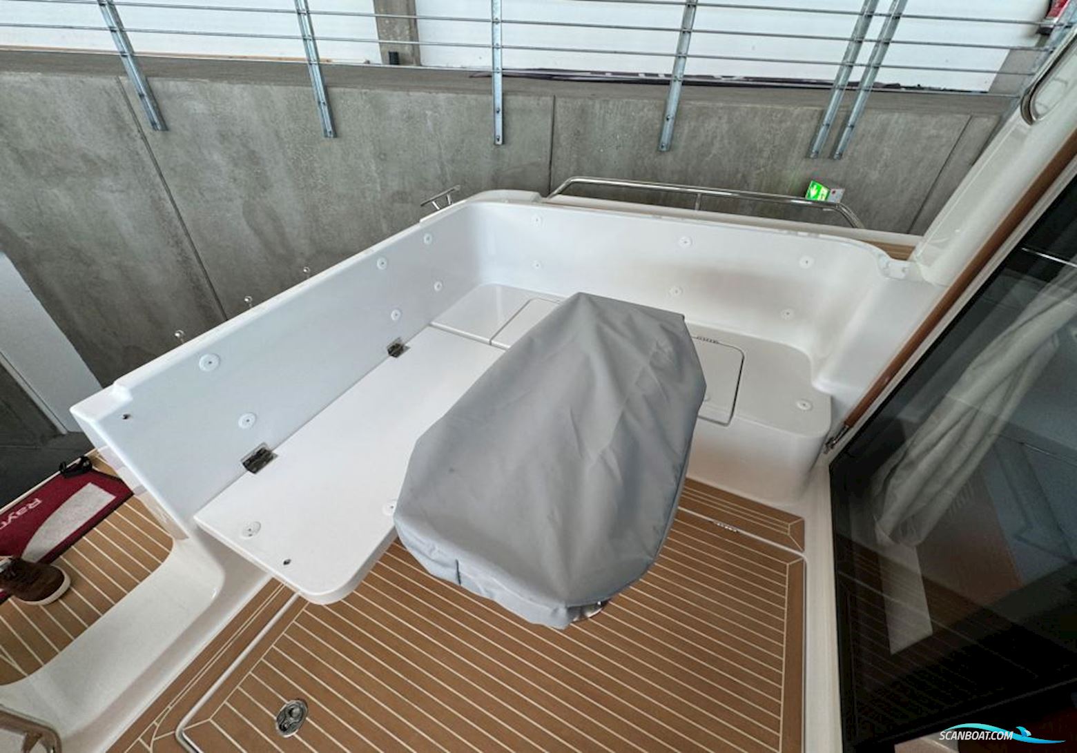 Nimbus 305 Coupe