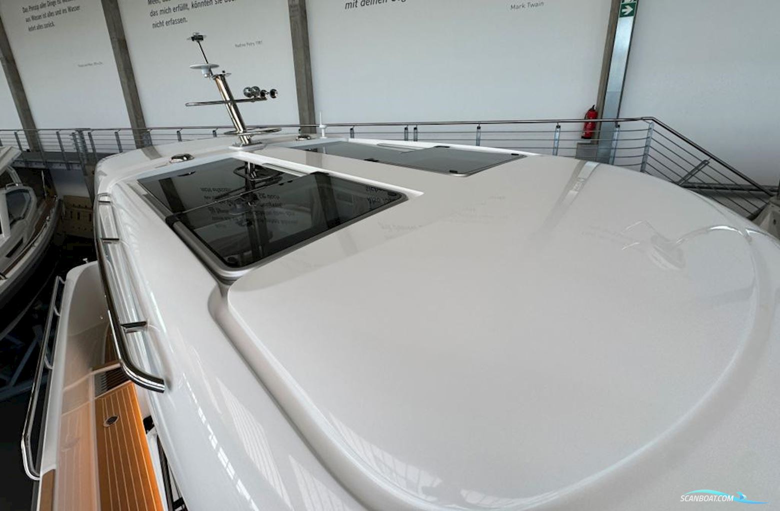Nimbus 305 Coupe