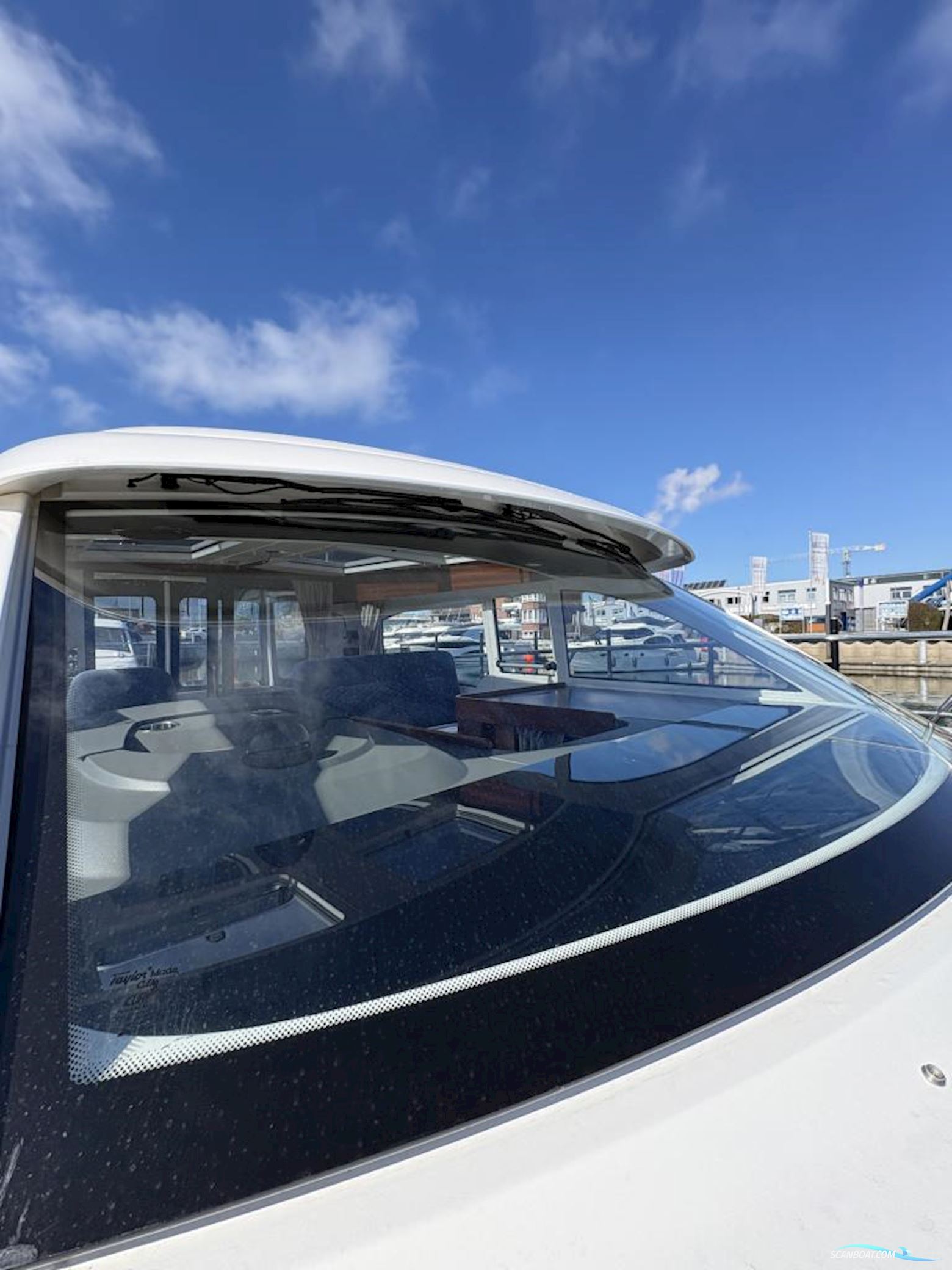 Nimbus 305 Coupe