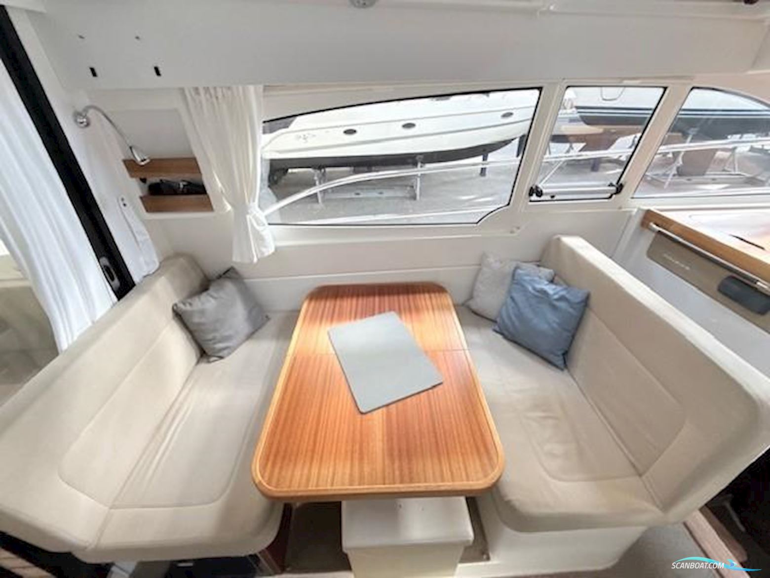 Nimbus 305 Coupe