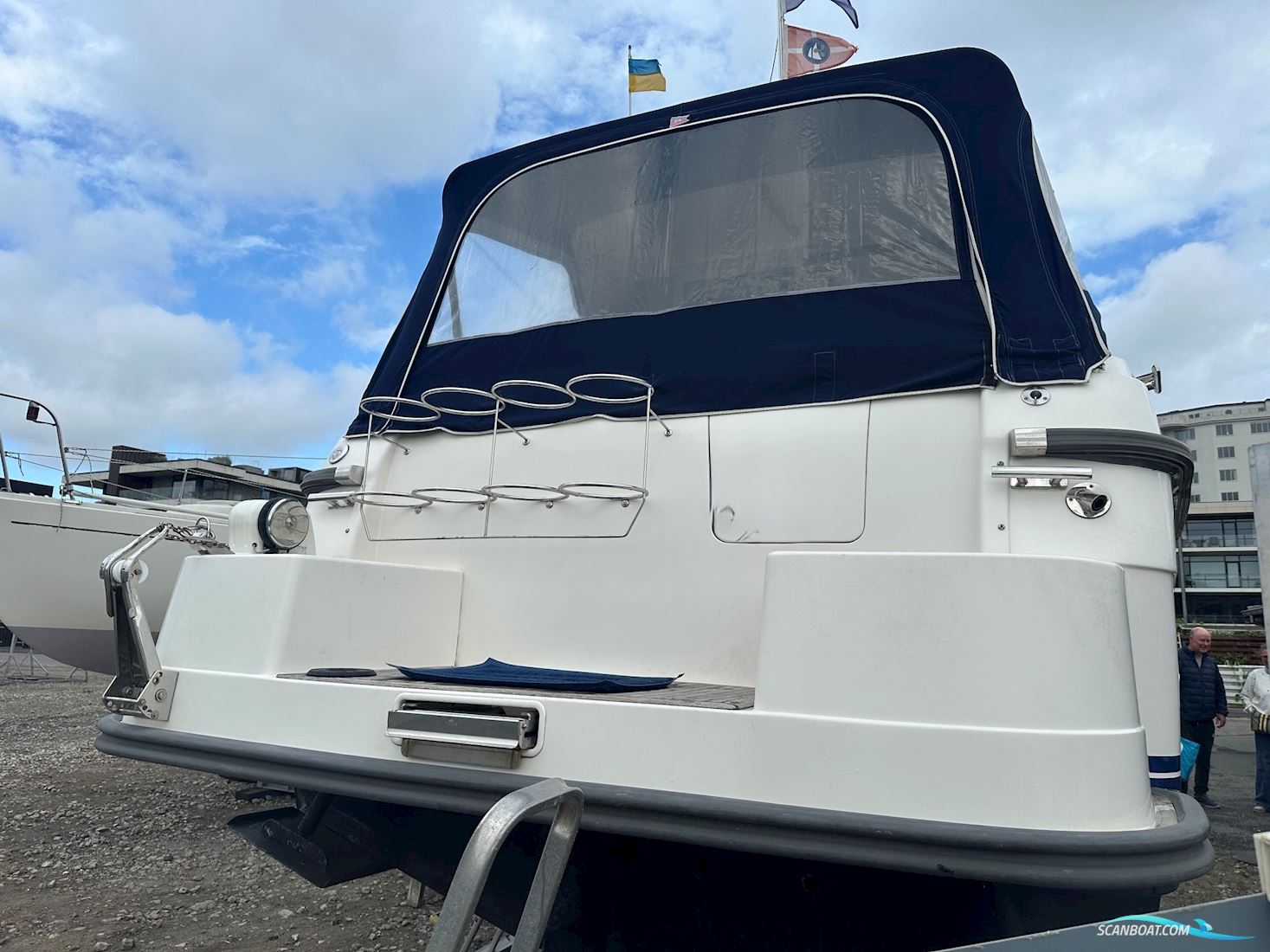 Nimbus 320 Coupe