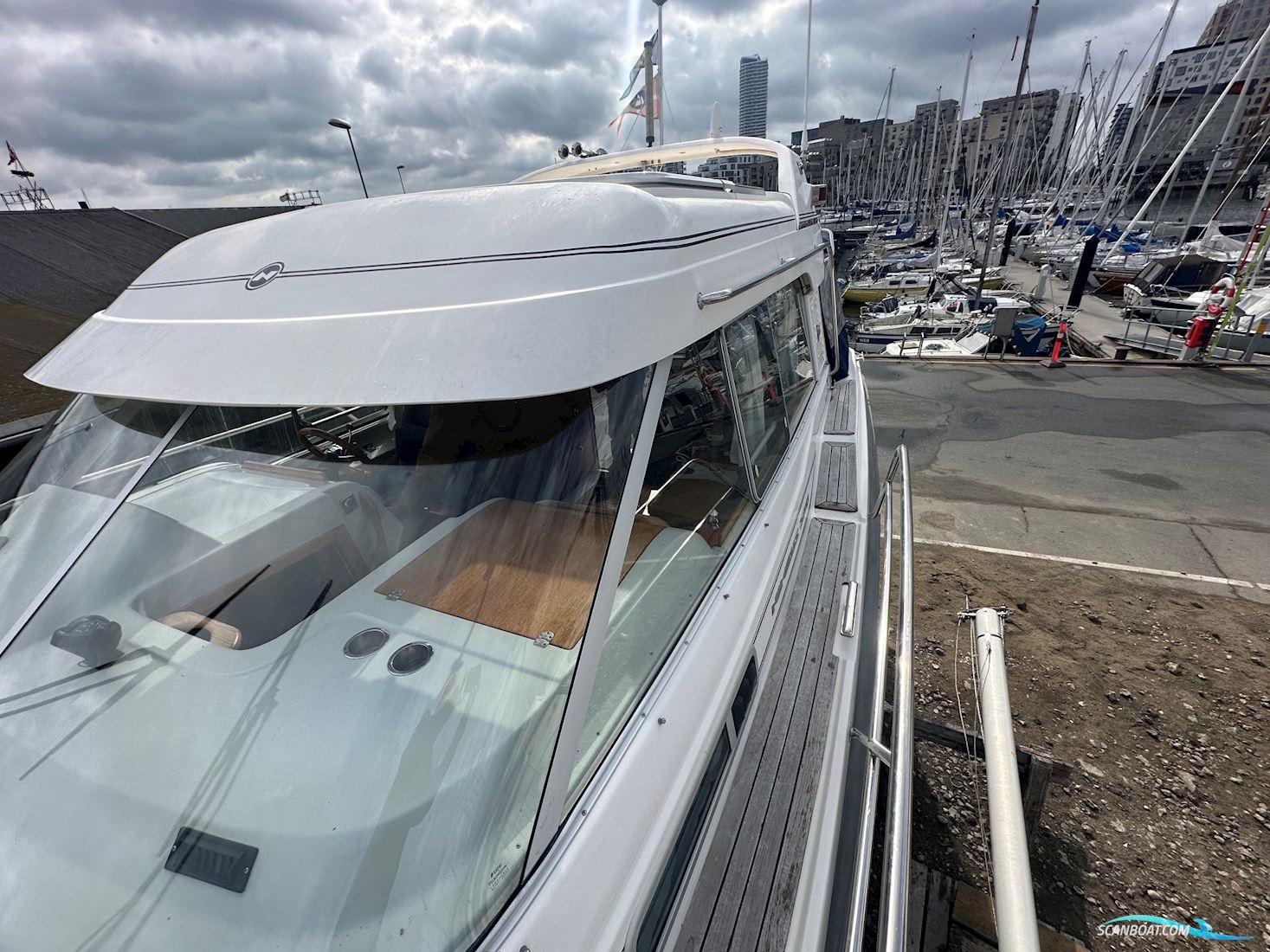 Nimbus 320 Coupe