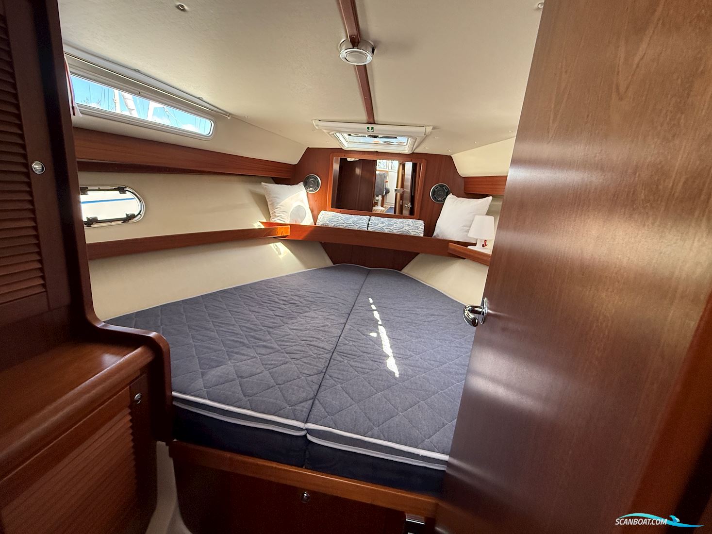 Nimbus 320 Coupe