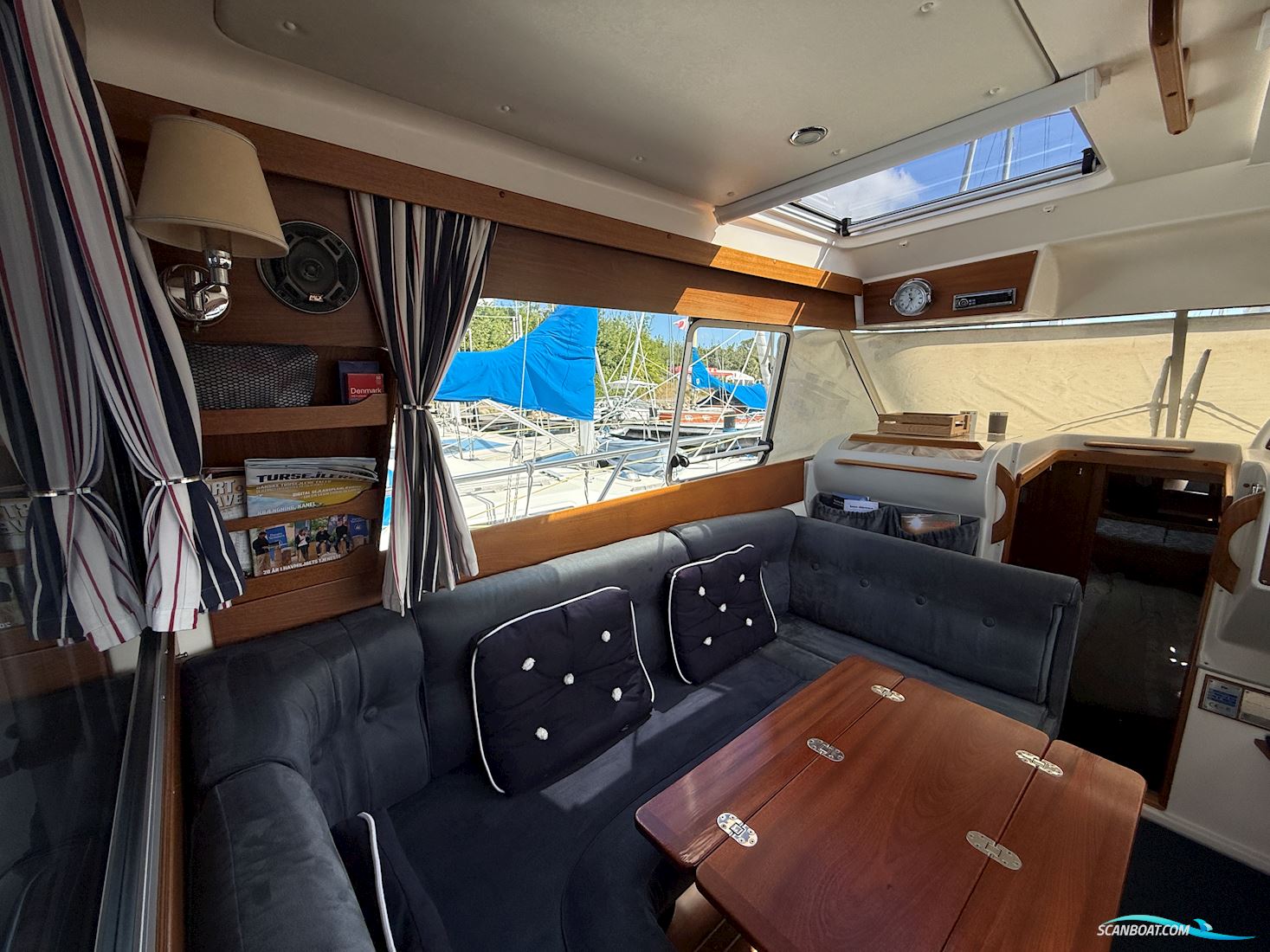Nimbus 320 Coupe