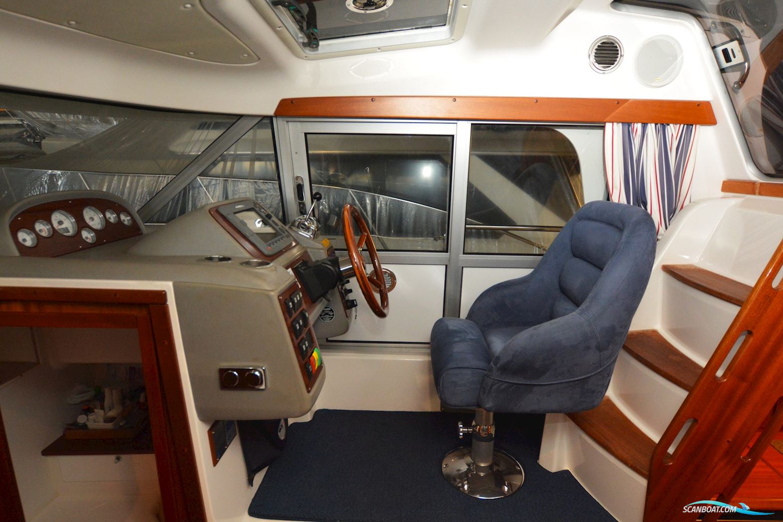Nimbus 340 Commander Fly