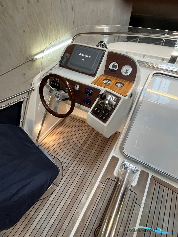 Nimbus 340 Commander