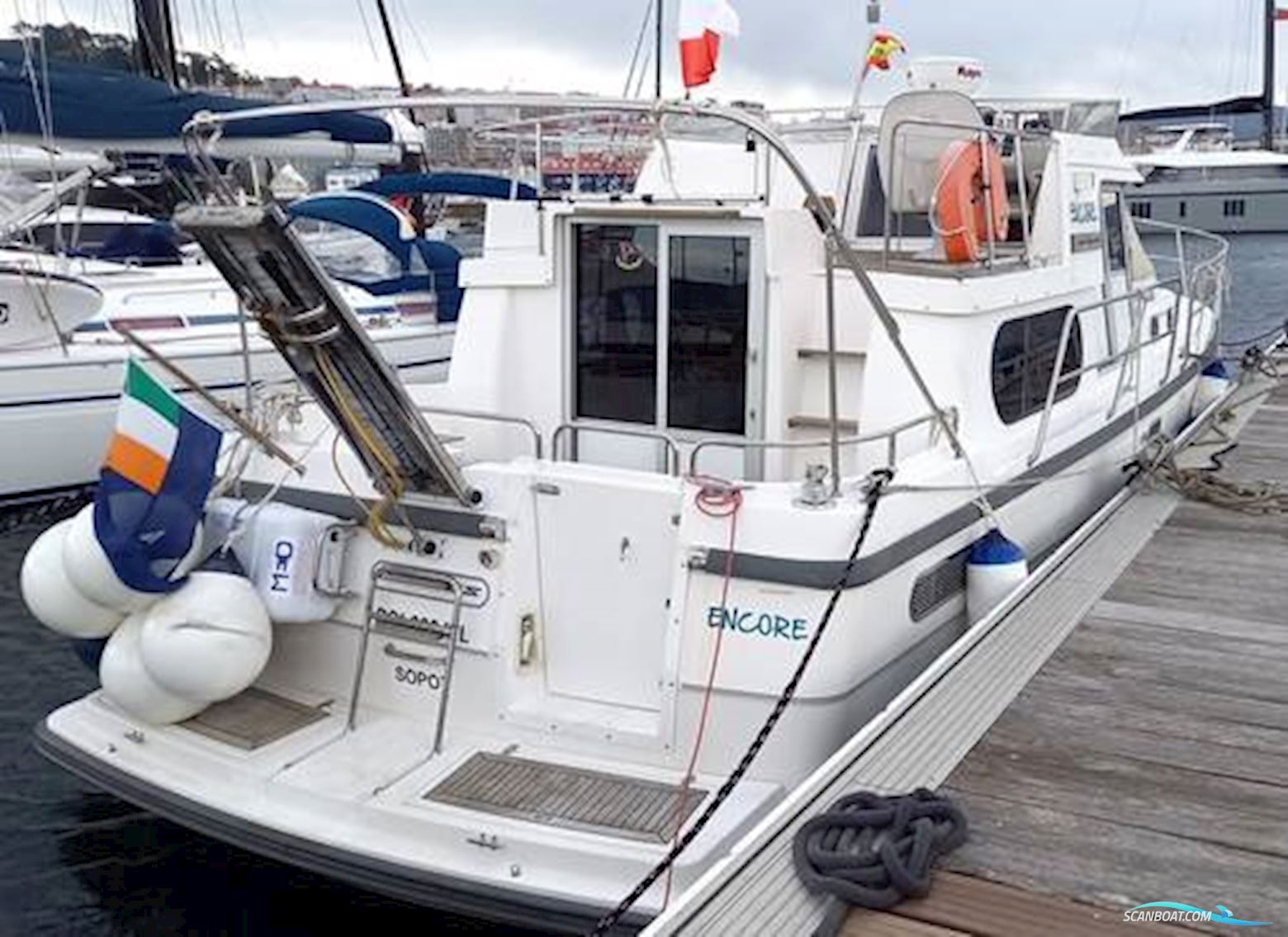 NIMBUS 37 Trawler