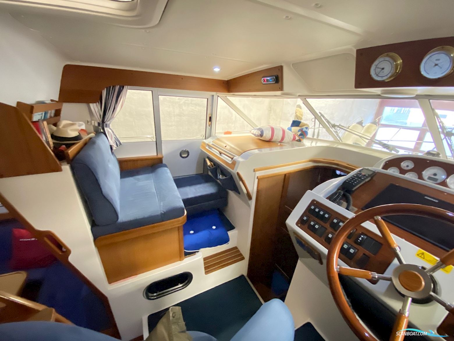 Nimbus 380 Commander