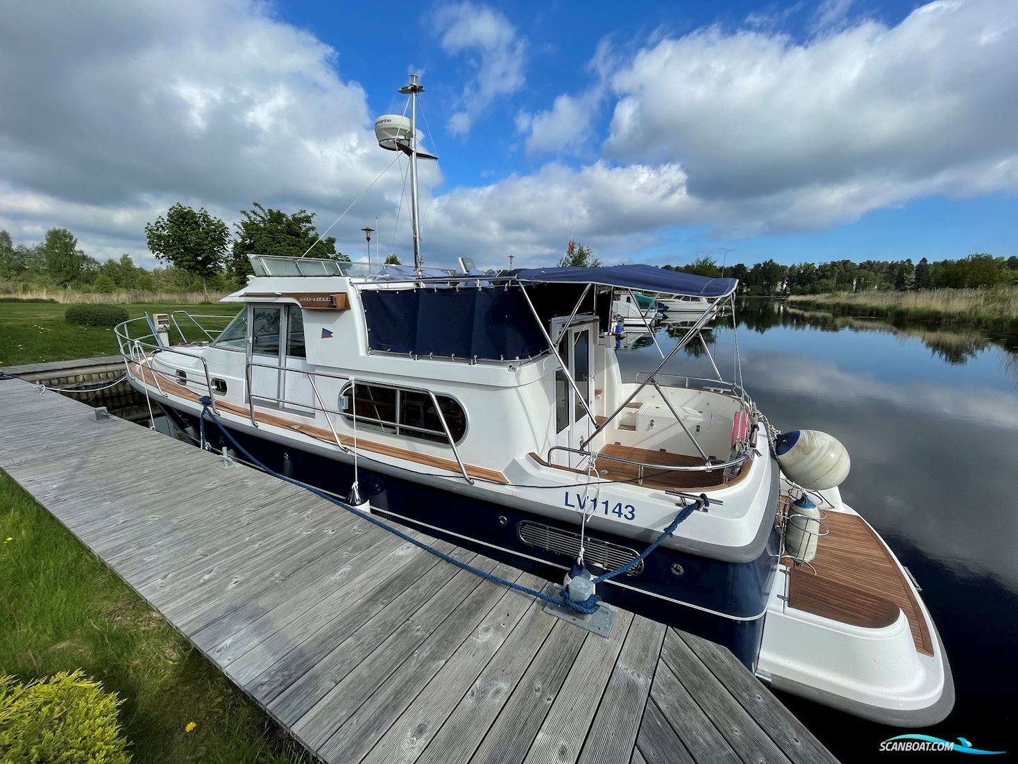 Nimbus 380 Commander Motorbåt 2003, med Volvo Penta Kamd 43 motor, Lettland