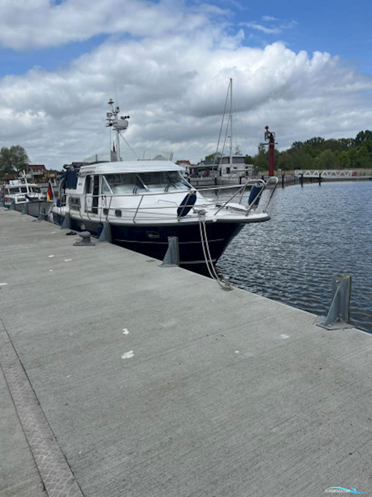 Nimbus 380 Commander