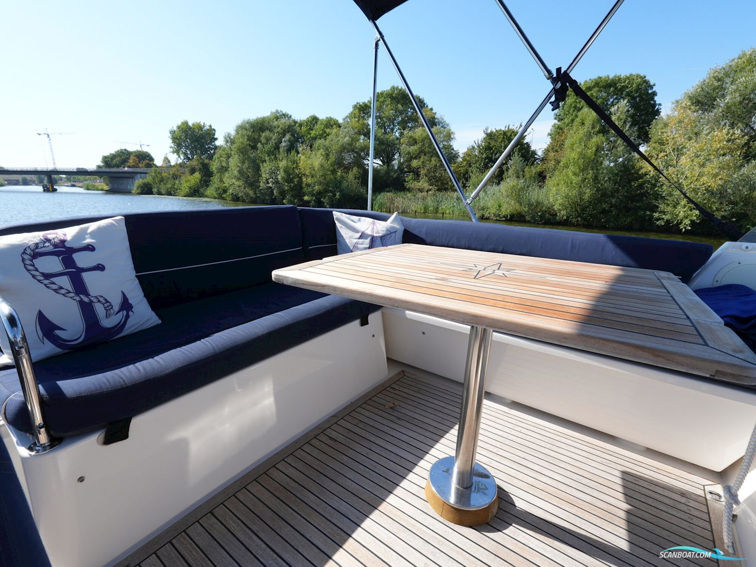 Nimbus 380 Commander