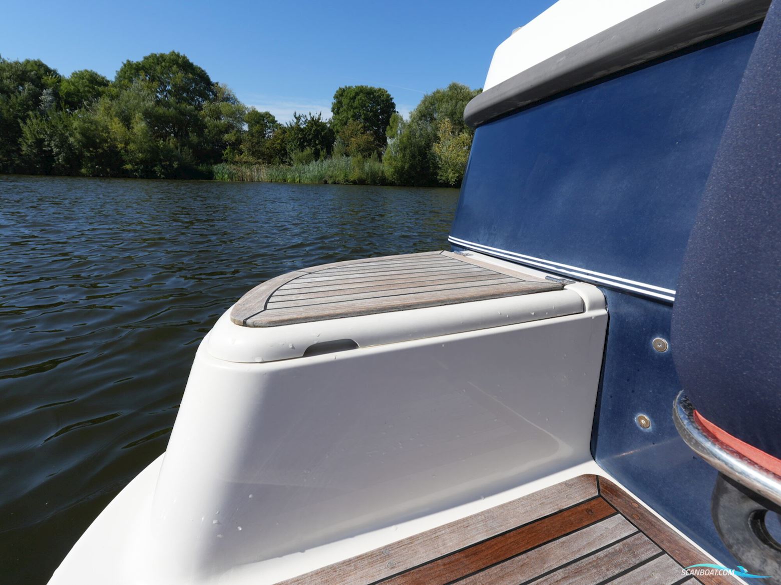 Nimbus 380 Commander