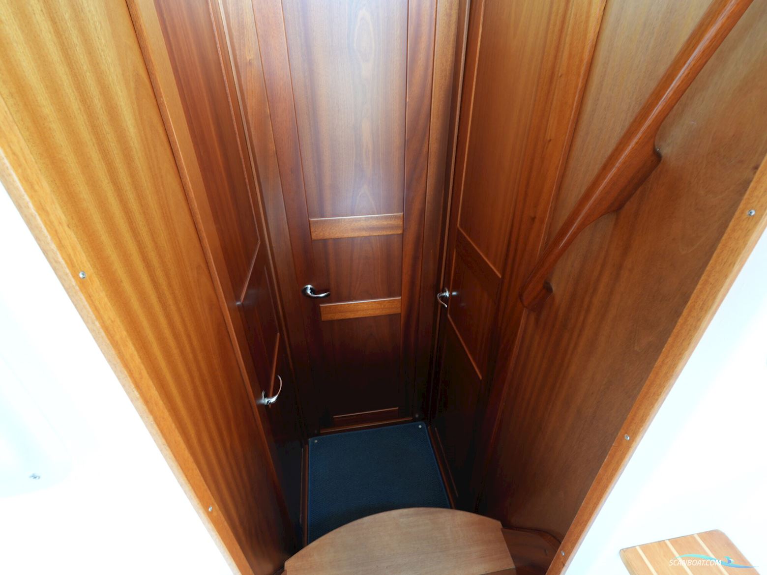 Nimbus 380 Commander